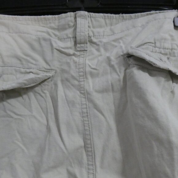 BLUENOTES - Classic Cargo - Knee Length | size 38 | Beige Cargo Shorts - Picture 10 of 16
